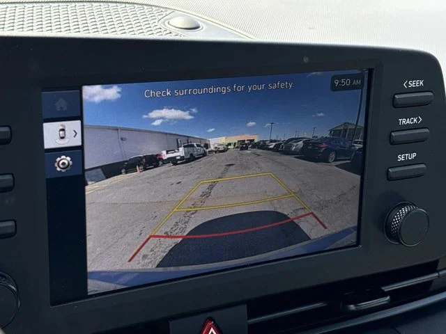 Used 2025  Hyundai SEL Sport image 3