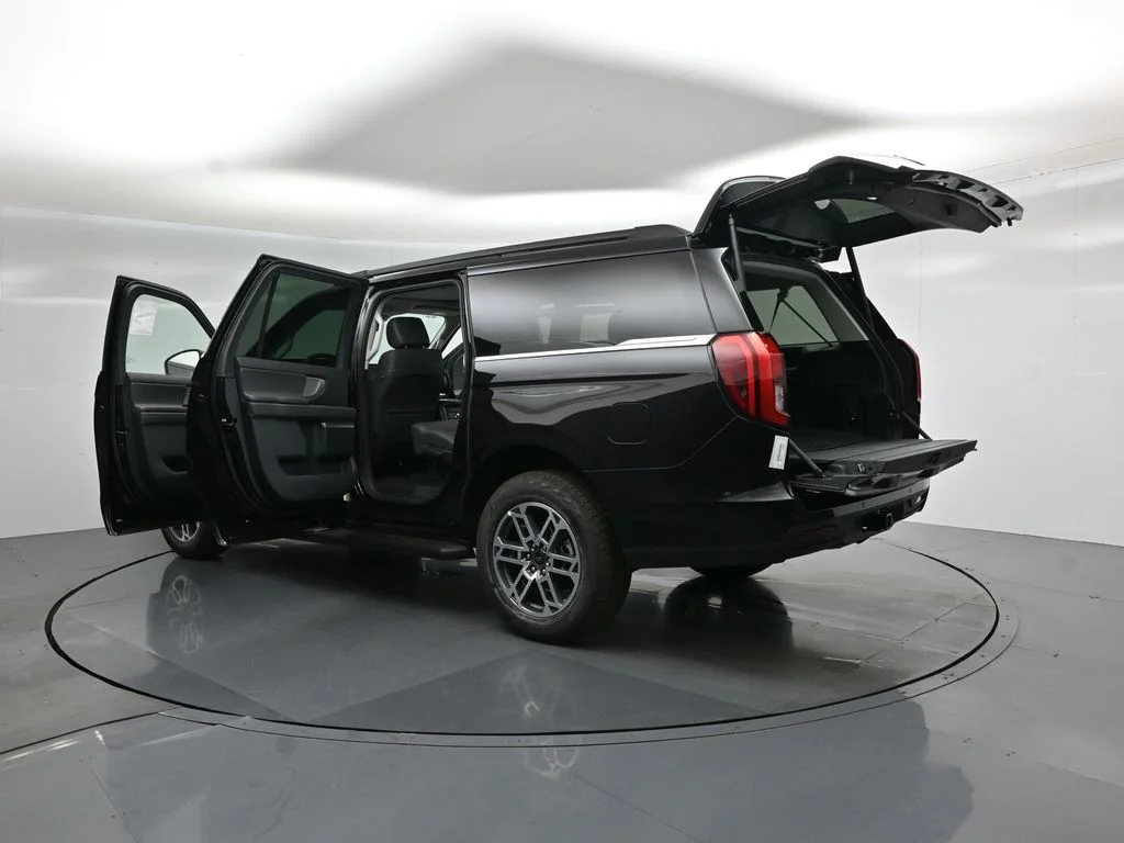 New 2026 Agate Black Metallic Ford Active image 18