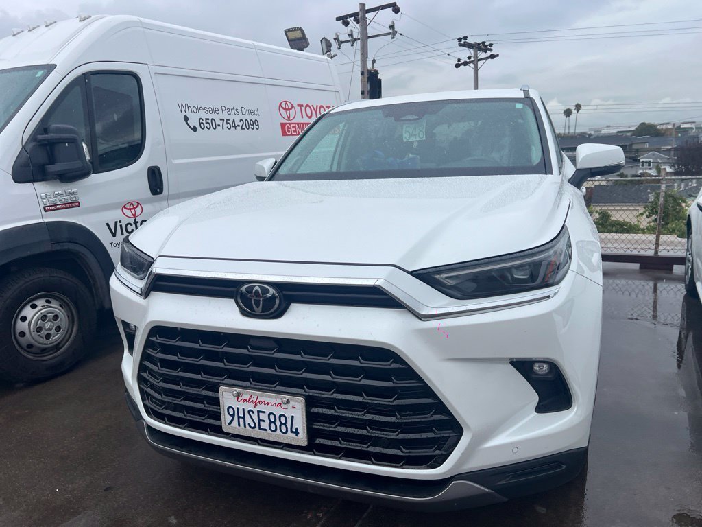 Used 2024 Off-white Toyota Limited image 19