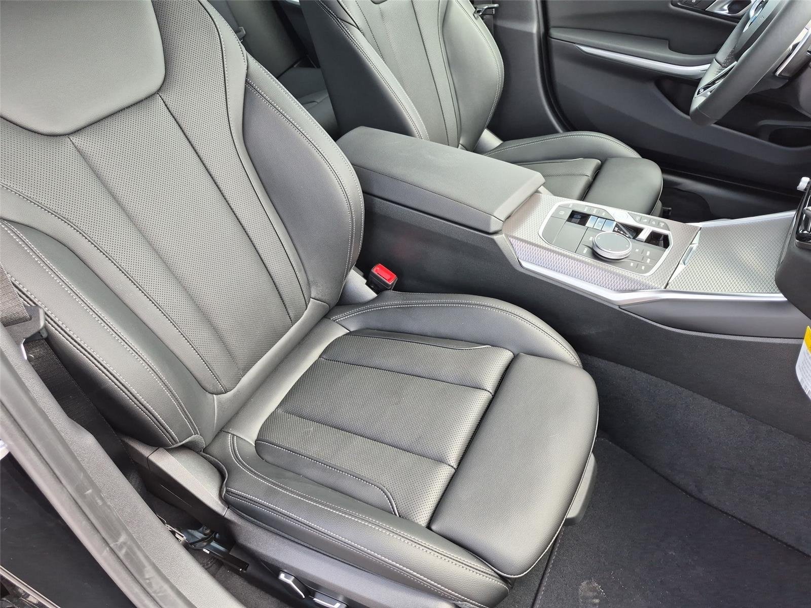 New 2026 Black Sapphire Metallic BMW 330i NA xDrive image 38