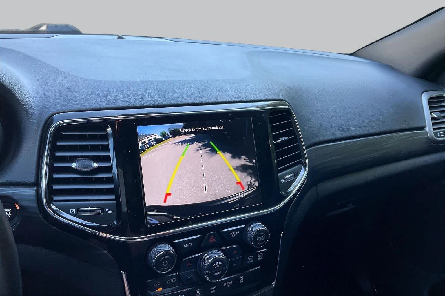Used 2021 Diamond Black Crystal Pearlcoat Jeep Laredo X image 27