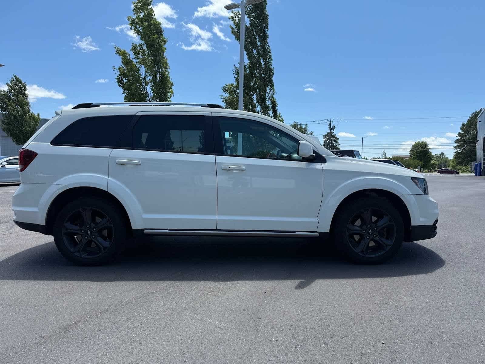 Used 2018 Vice White Dodge Crossroad image 5