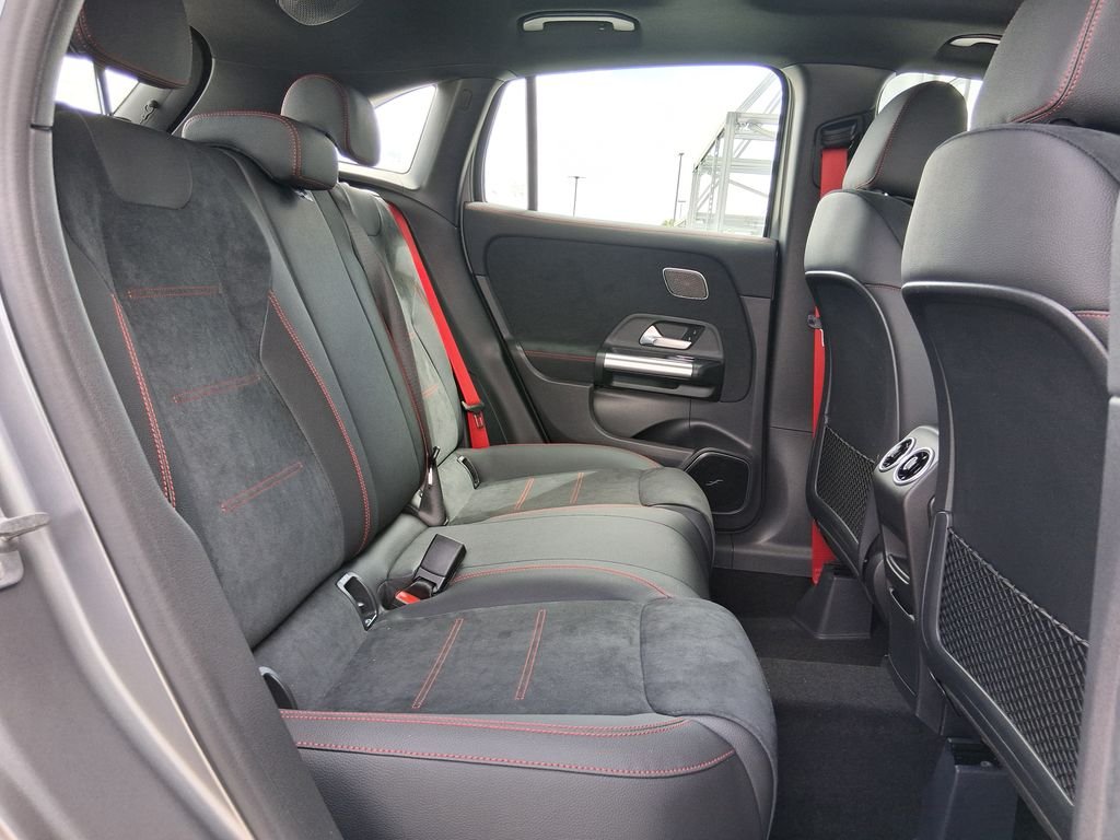 New 2026 MANUFAKTUR Mountain Grey Magno Mercedes-Benz AMG® GLA 35 4MATIC® SUV image 24