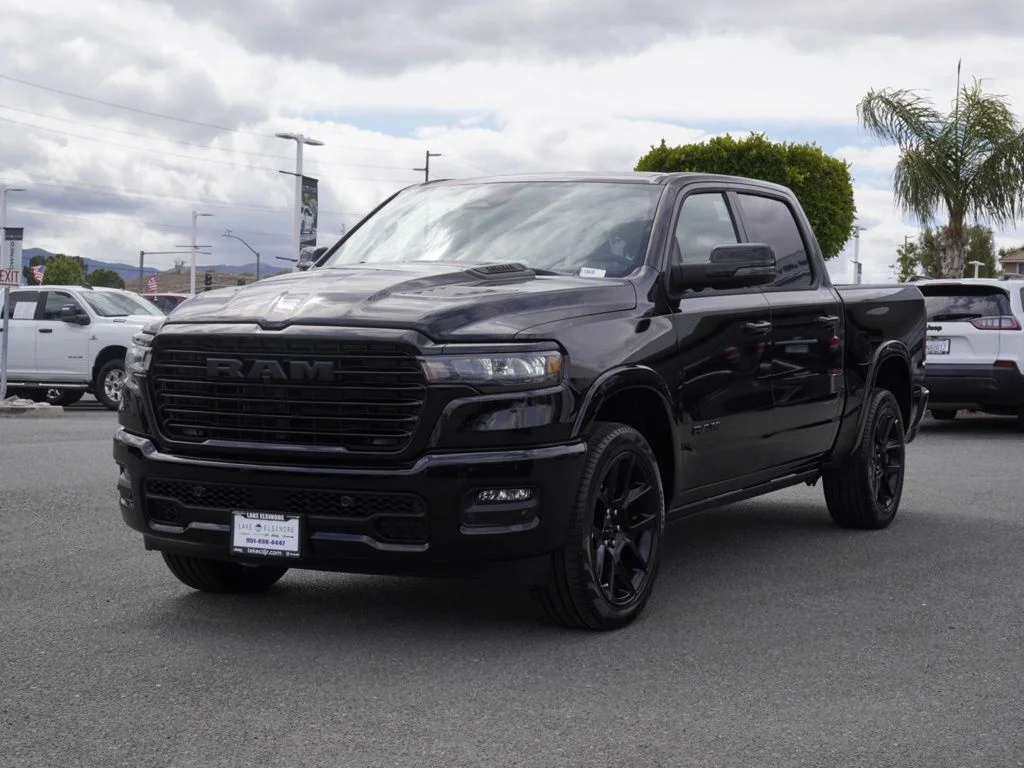 New 2026 Diamond Black Crystal Pearl-Coat Exterior Paint RAM Laramie image 7