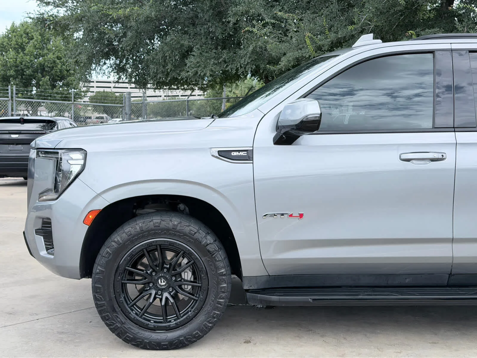 Used 2023 Sterling Metallic GMC AT4 image 7