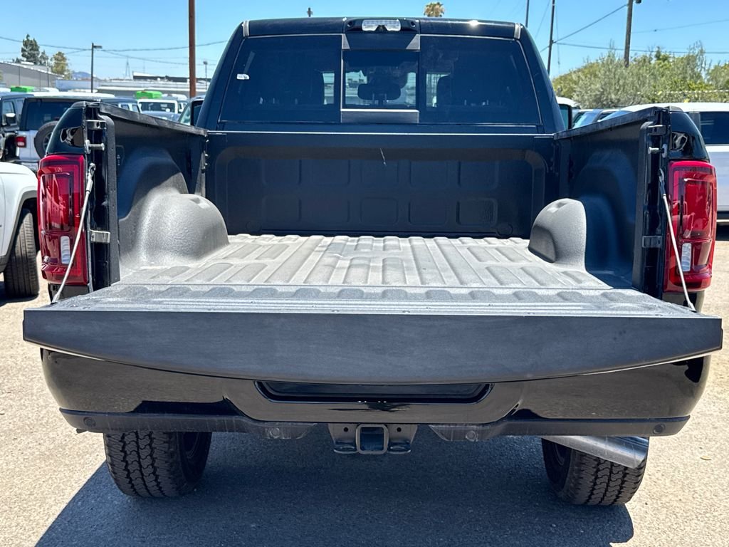 New 2026 Diamond Black Crystal Pearl-Coat Exterior Paint RAM Laramie image 12
