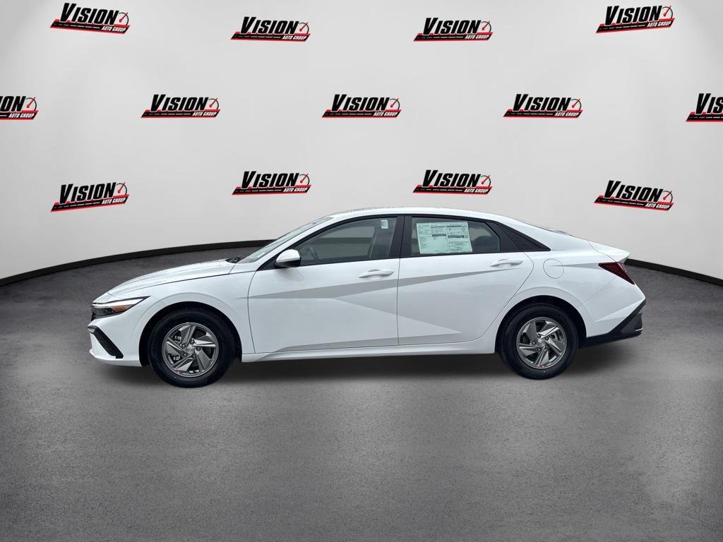 New 2026 White Hyundai SE image 8
