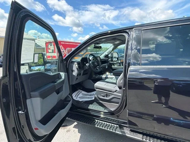 New 2026 Agate Black Metallic Ford XLT image 21