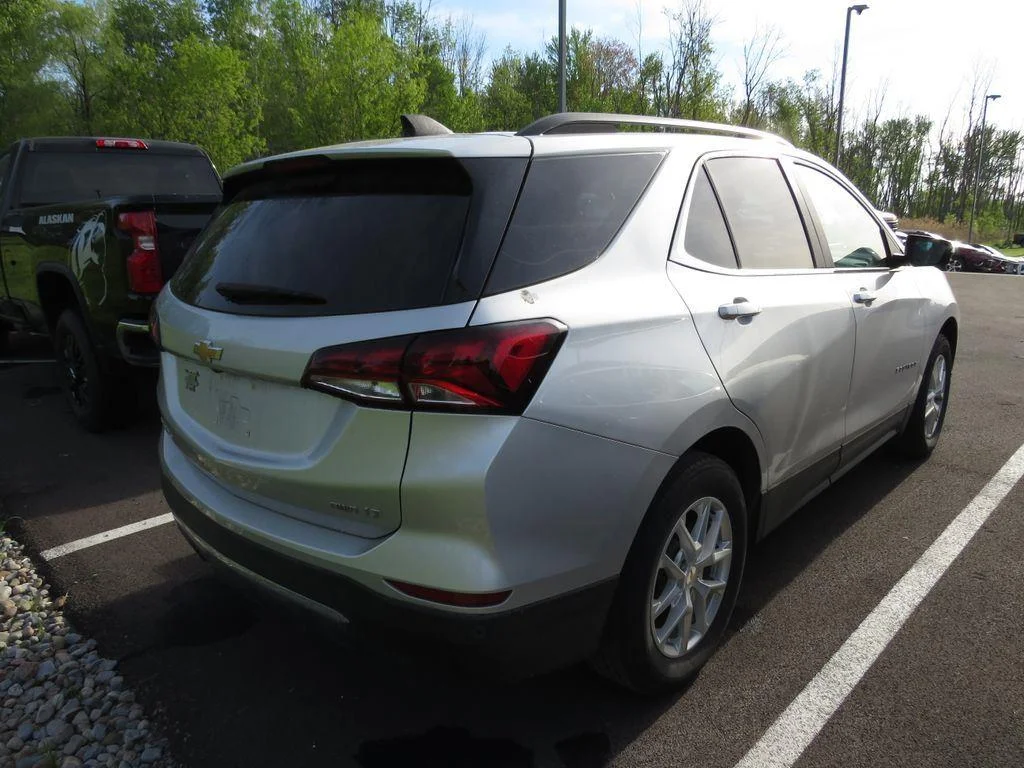 Used 2022 Silver Ice Metallic Chevrolet LT image 13