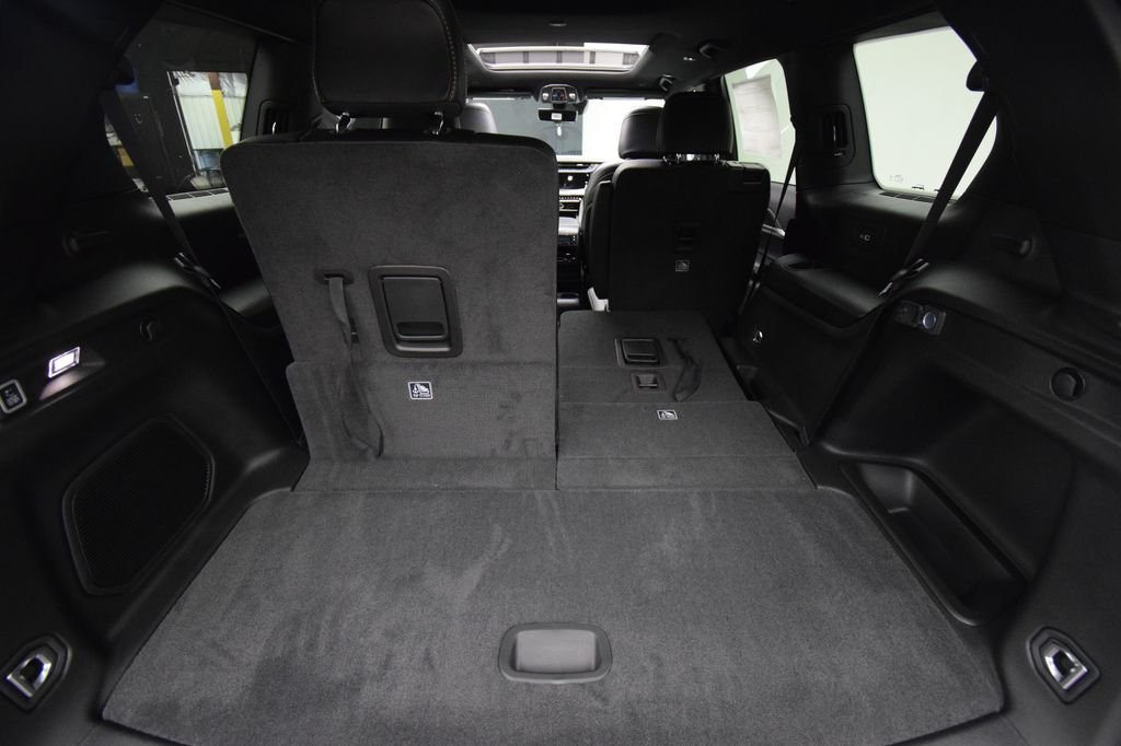 New 2026 Bright White Clear-Coat Exterior Paint Jeep Limited image 43