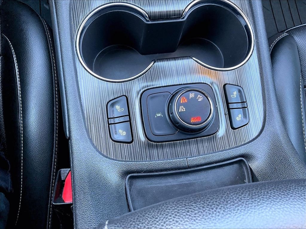 Used 2022 Cayenne Red Tintcoat GMC SLT image 27