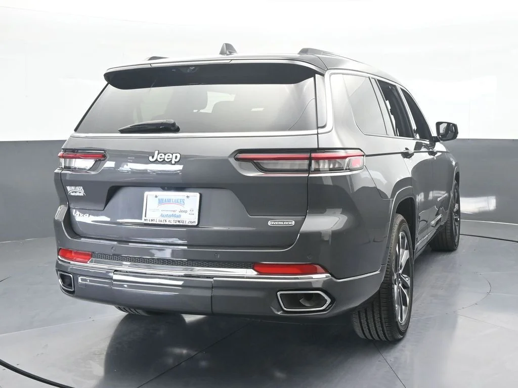 Used 2024 Baltic Gray Metallic Clearcoat Jeep Overland image 5