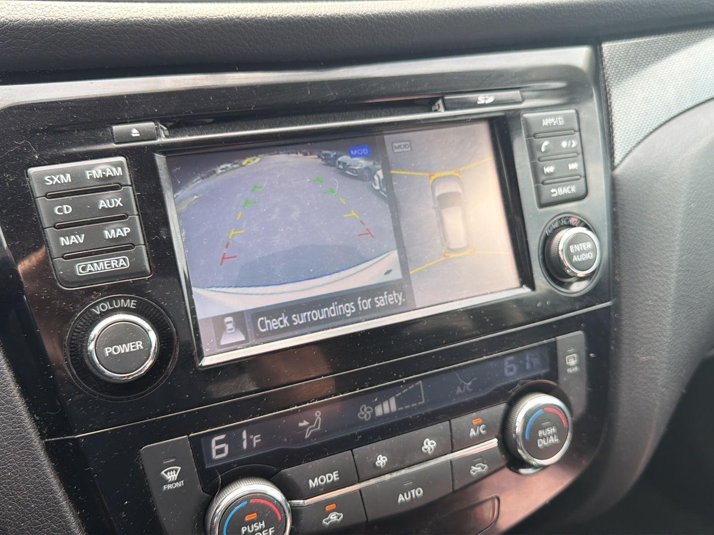 Used 2016 Pearl White Nissan SL image 8