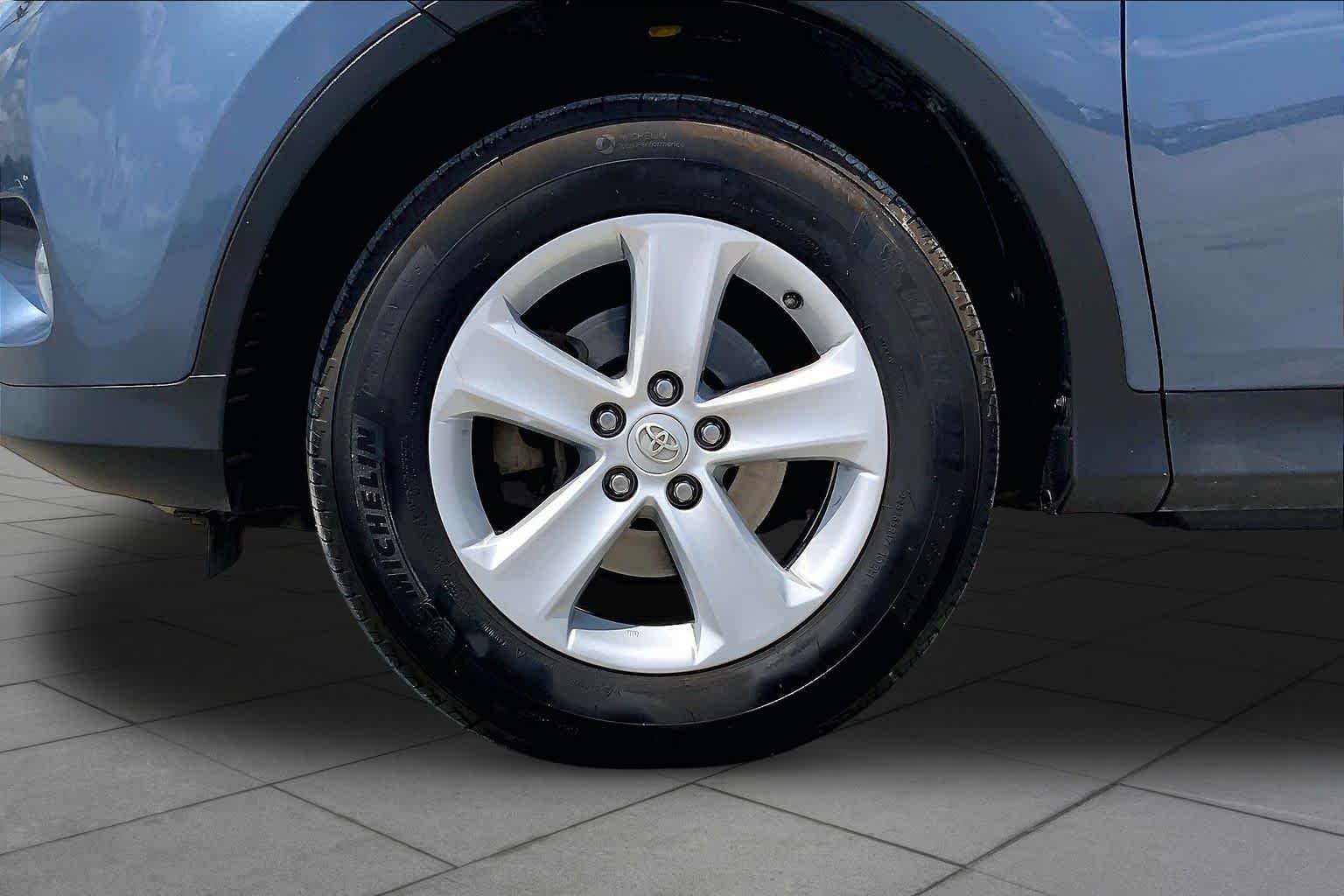 Used 2014 Shoreline Blue Metallic Toyota XLE image 11