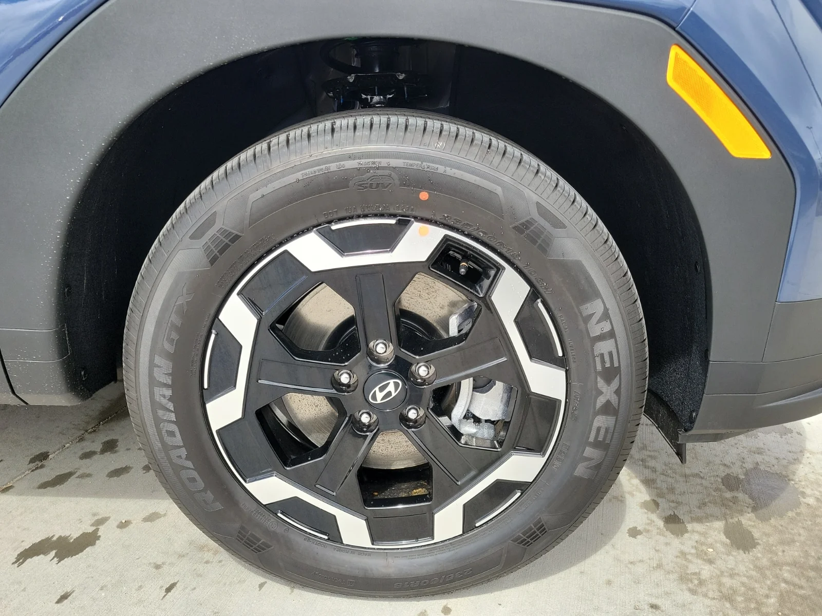 New 2027 Atlantis Blue Hyundai SEL 4dr Front-Wheel Drive image 7