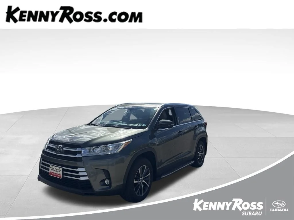 Used 2019 Green Toyota XLE image 1