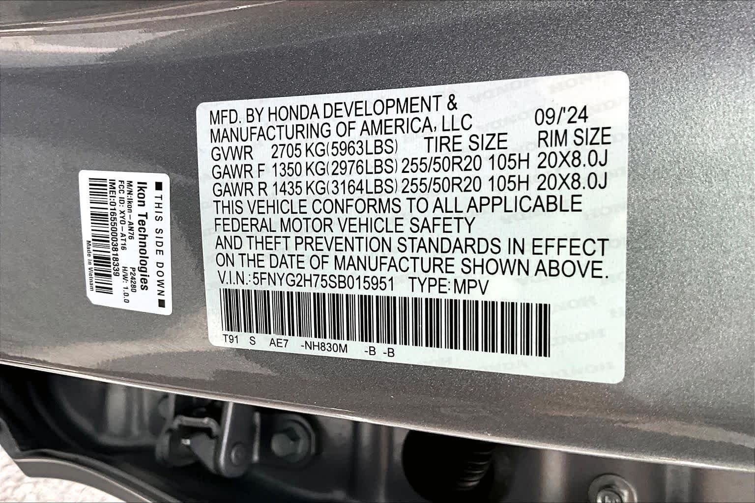 Used 2025 Lunar Silver Metallic Honda Touring image 32