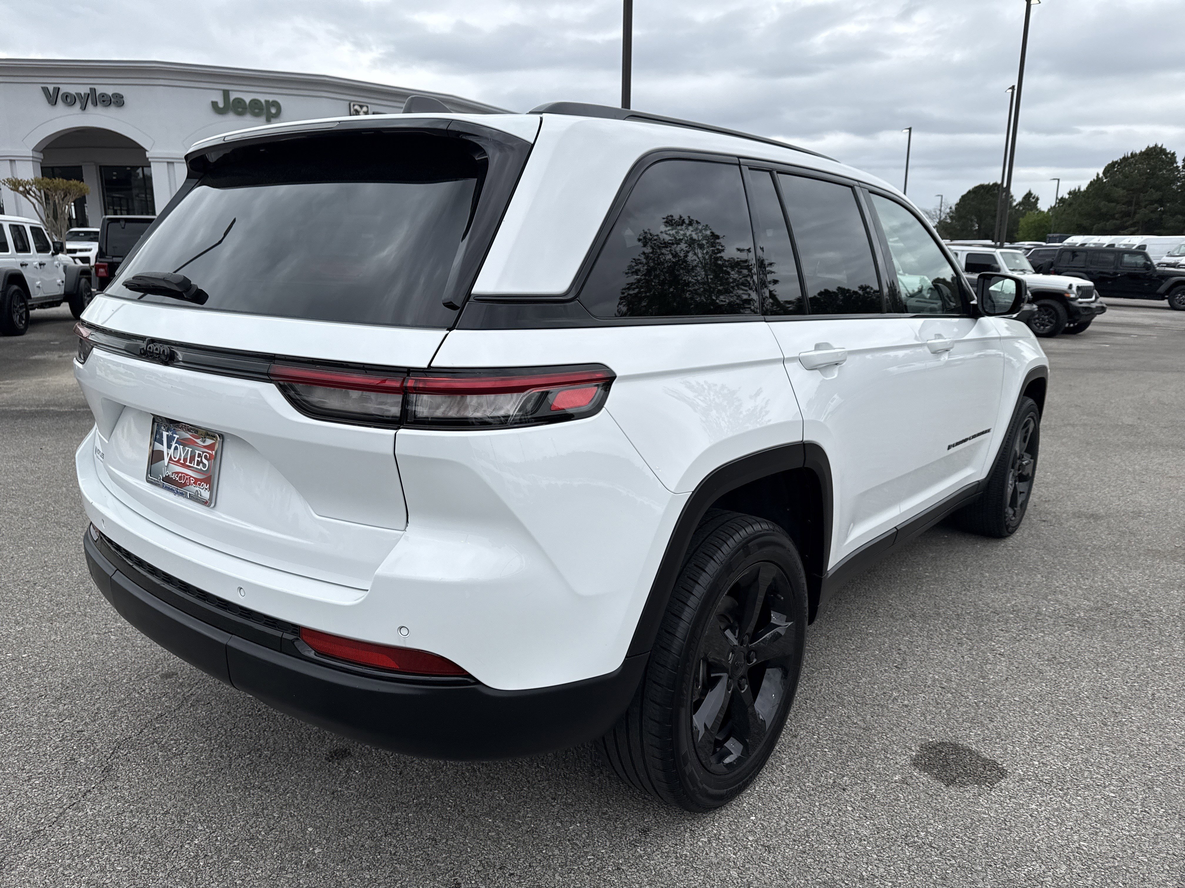 Used 2023 Bright White Clearcoat Jeep Altitude image 7