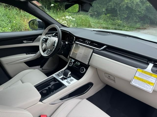 2026 Jaguar F-Pace R-Dynamic S - Photo 19
