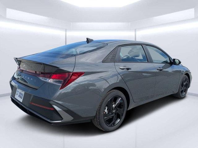 New 2026 Gray Hyundai SEL Sport Plus image 3