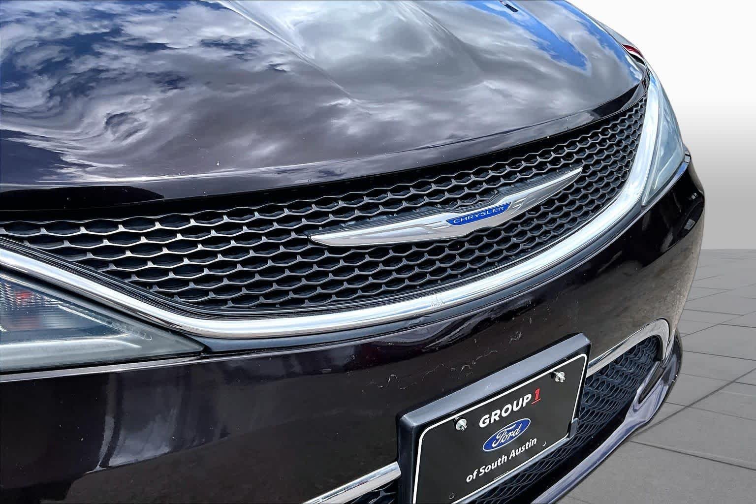 Used 2017 Dark Cordovan Pearlcoat Chrysler Touring-L image 30