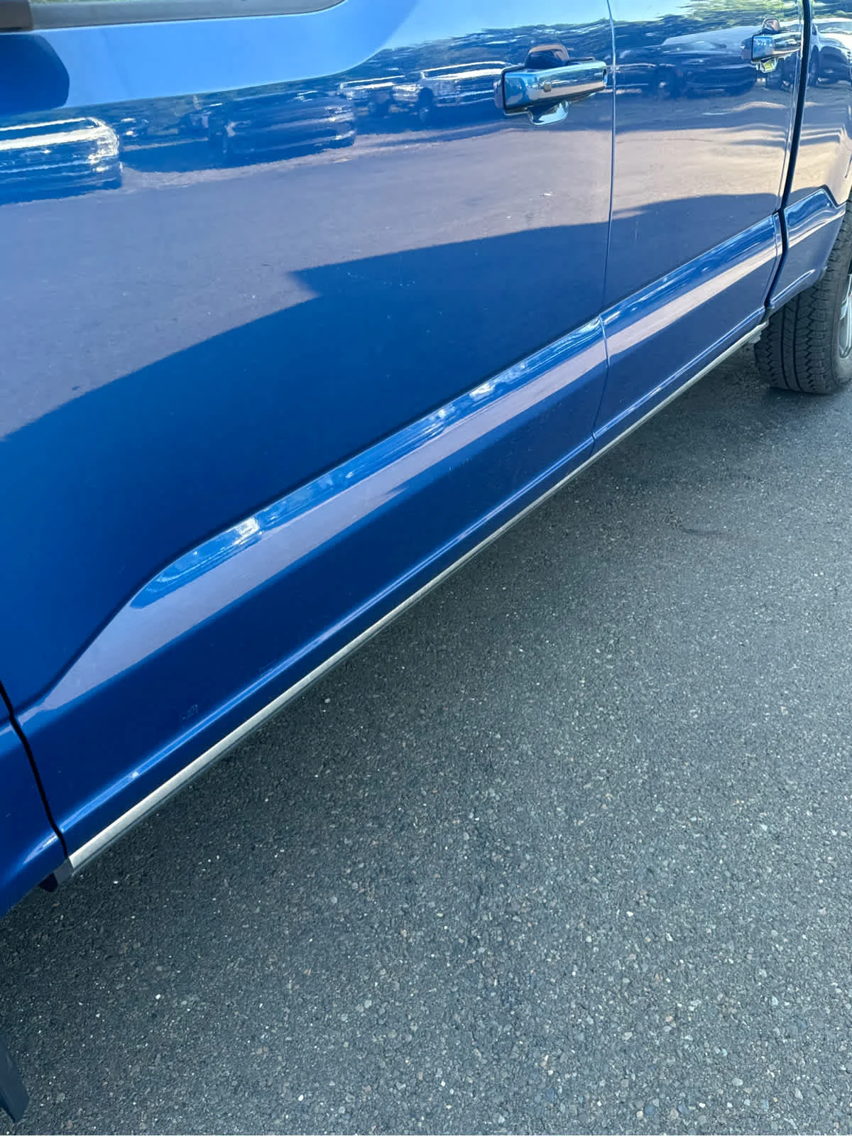 Used 2022 Atlas Blue Metallic Ford LARIAT image 25