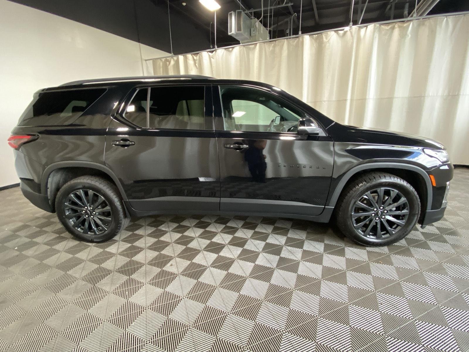 Used 2023 Mosaic Black Metallic Chevrolet RS image 17