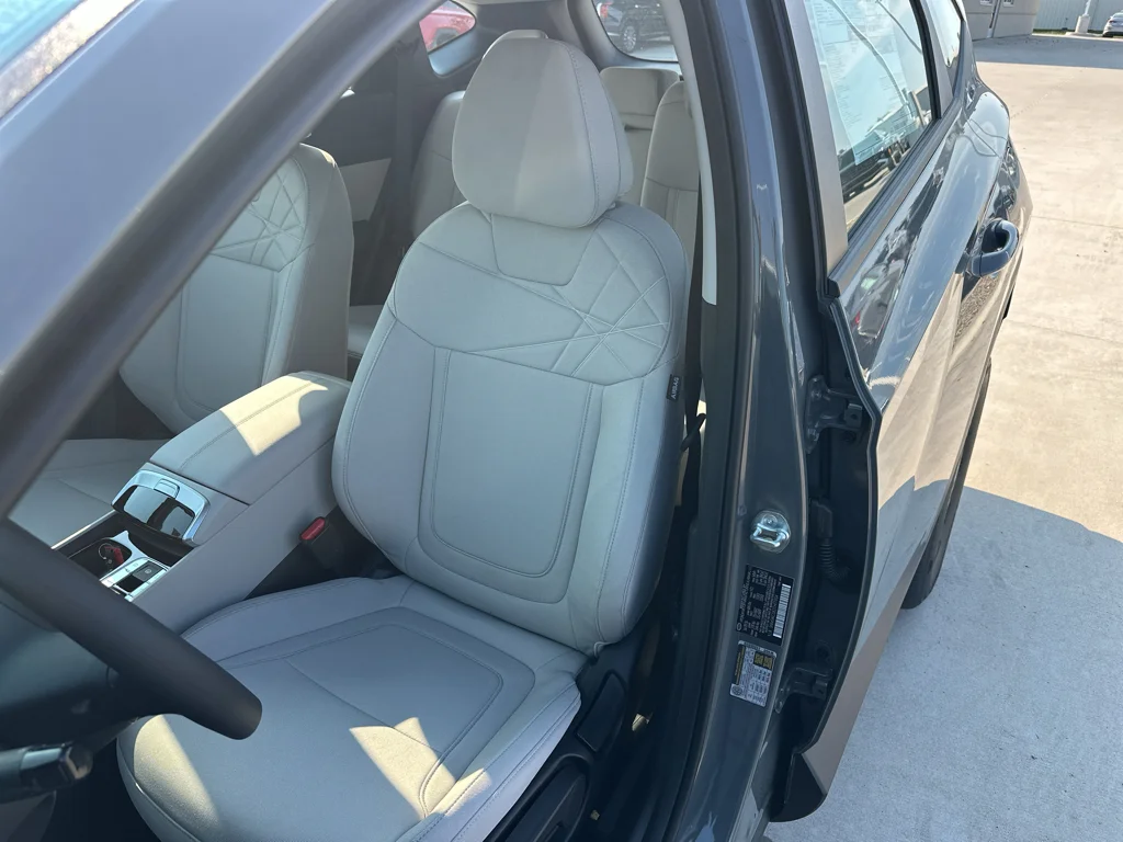 New 2026 Hampton Gray Hyundai SE image 26