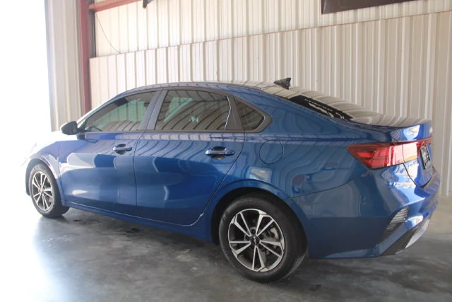 Used 2023 Blue Kia LXS image 9
