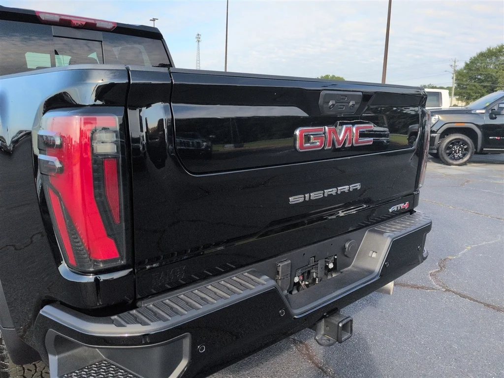 Used 2026 Onyx Black GMC AT4 image 33