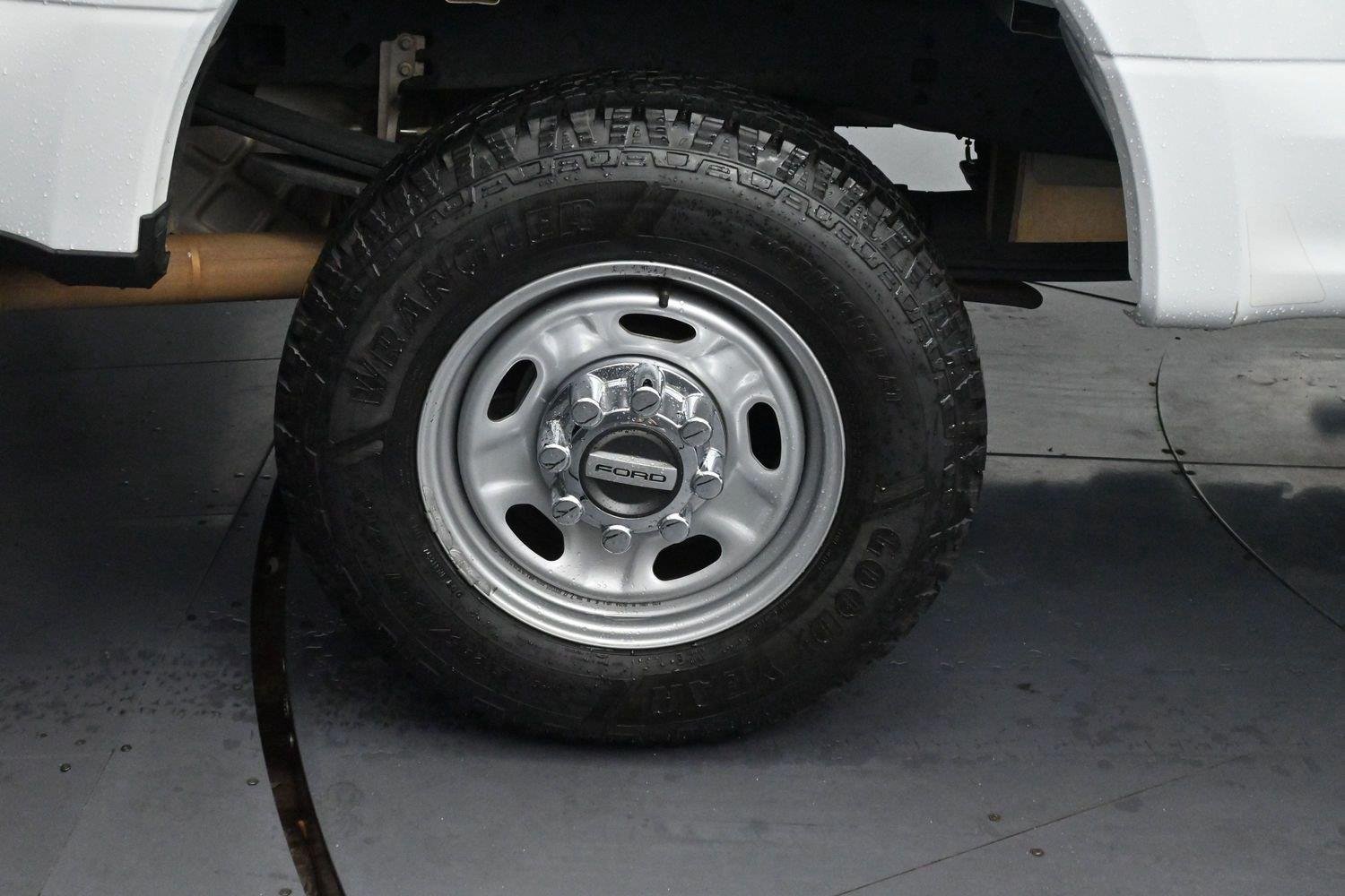 Used 2022 Oxford White Ford XL image 32