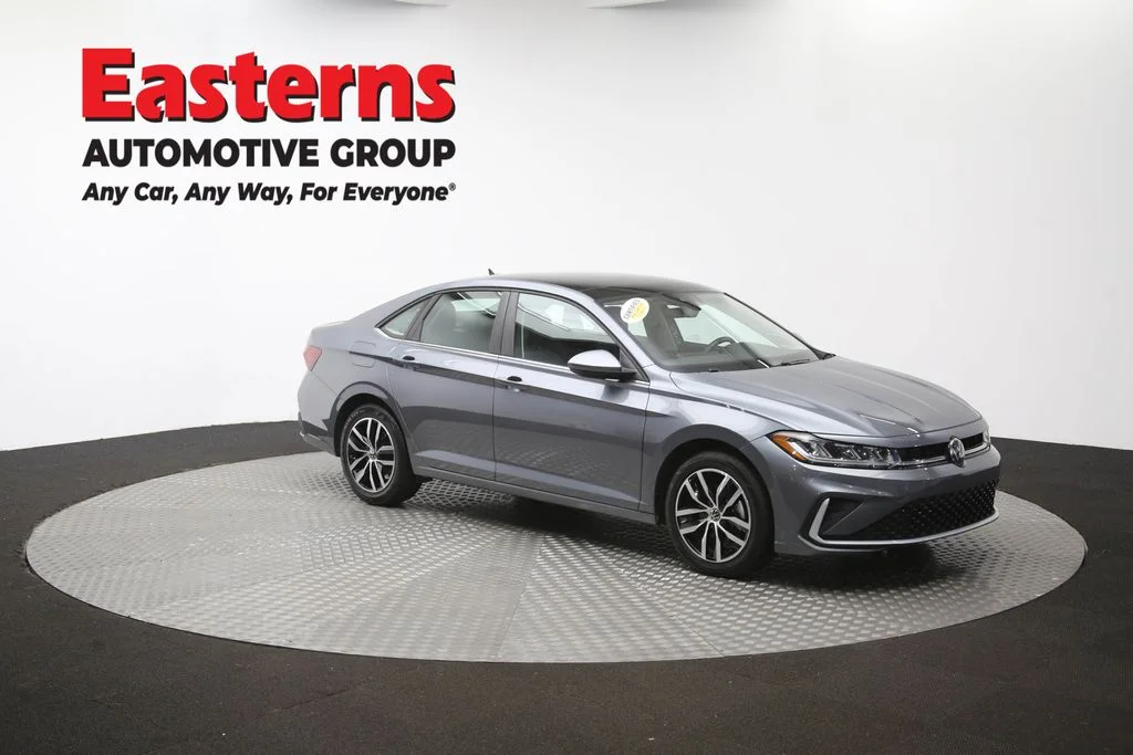 Used 2025 Gray Volkswagen 1.5T SE image 47