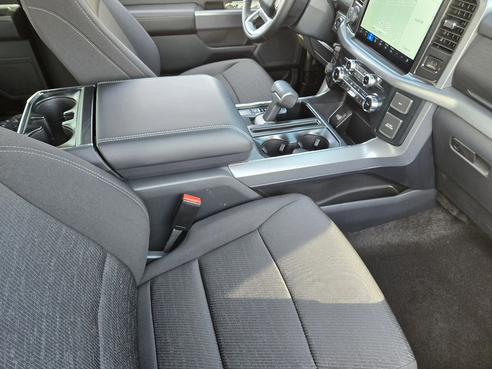 New 2026 Carbonized Gray Metallic Ford XLT image 9