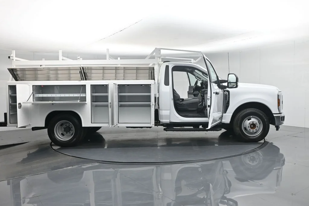 New 2025 White Ford XL image 4