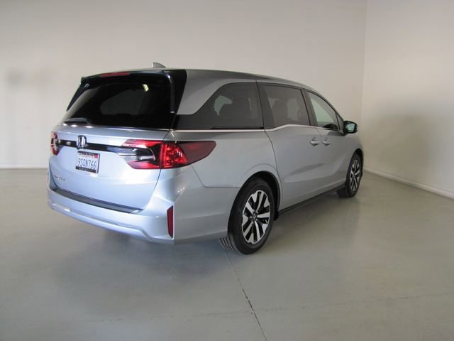 Certified Used 2025 Solar Silver Metallic Honda EX-L image 52