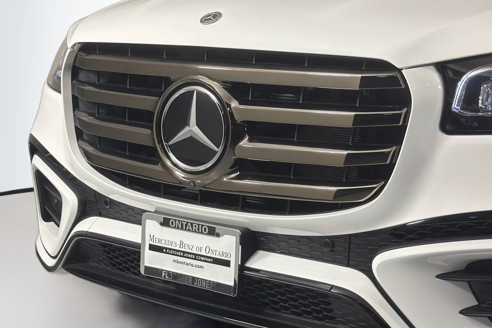 New 2026 Polar White Mercedes-Benz GLS 450 4MATIC® SUV image 8