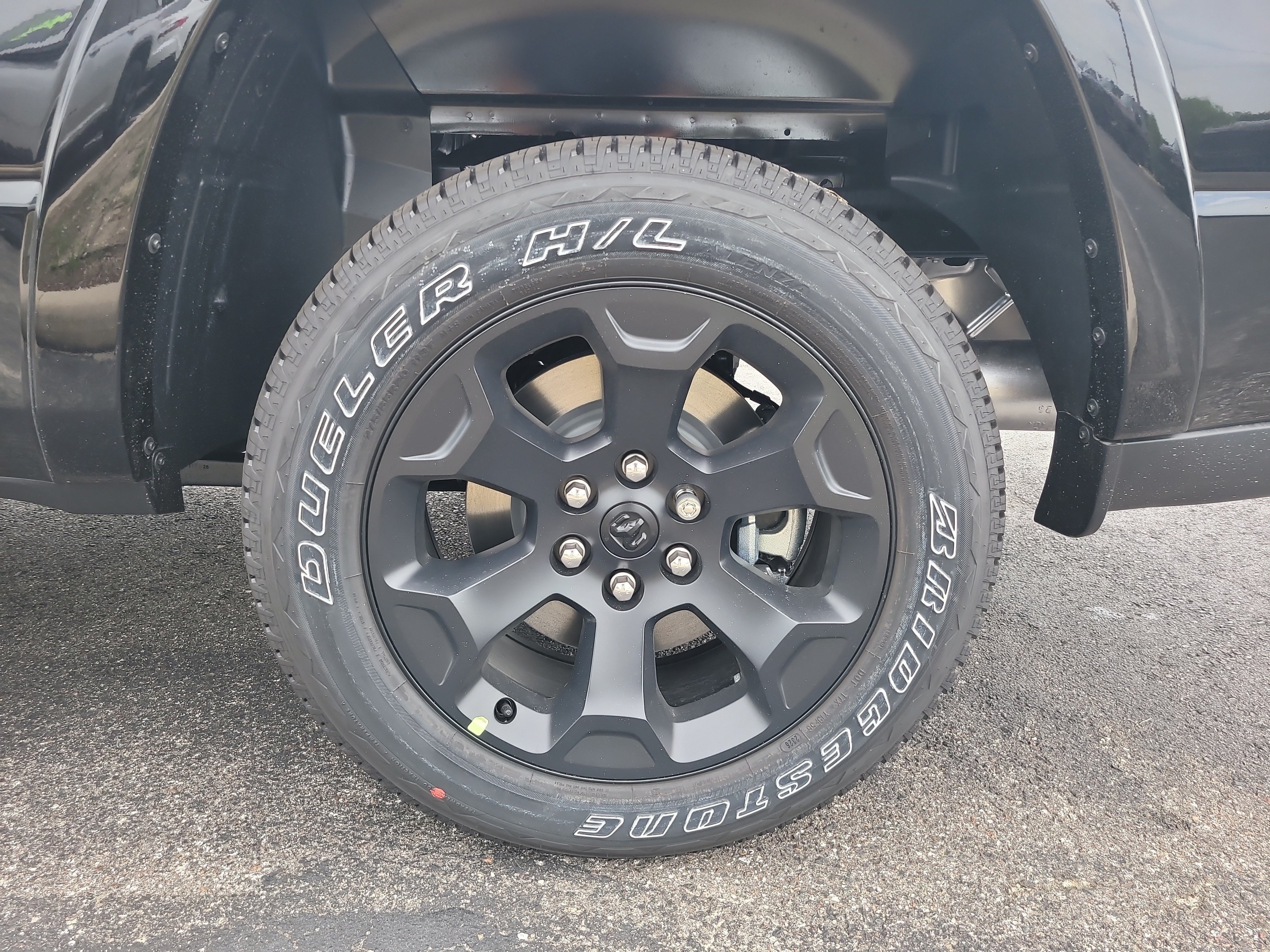 New 2026 Diamond Black Crystal Pearl-Coat Exterior Paint RAM Big Horn image 9