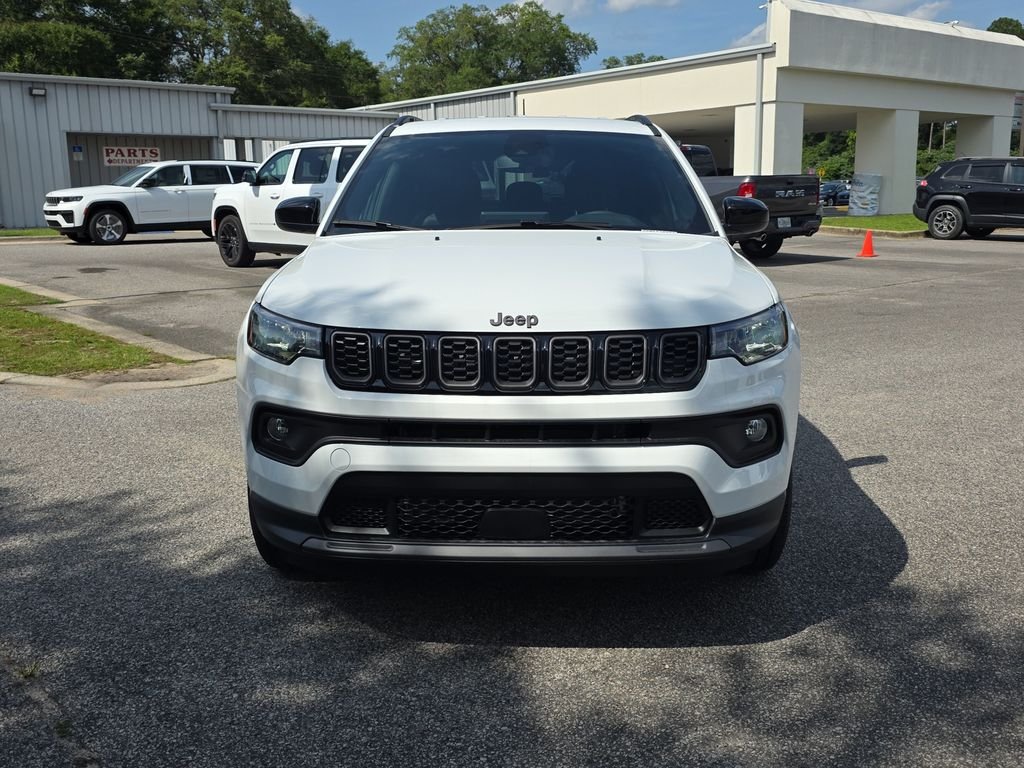 New 2026 Bright White Clear-Coat Exterior Paint Jeep Latitude image 8
