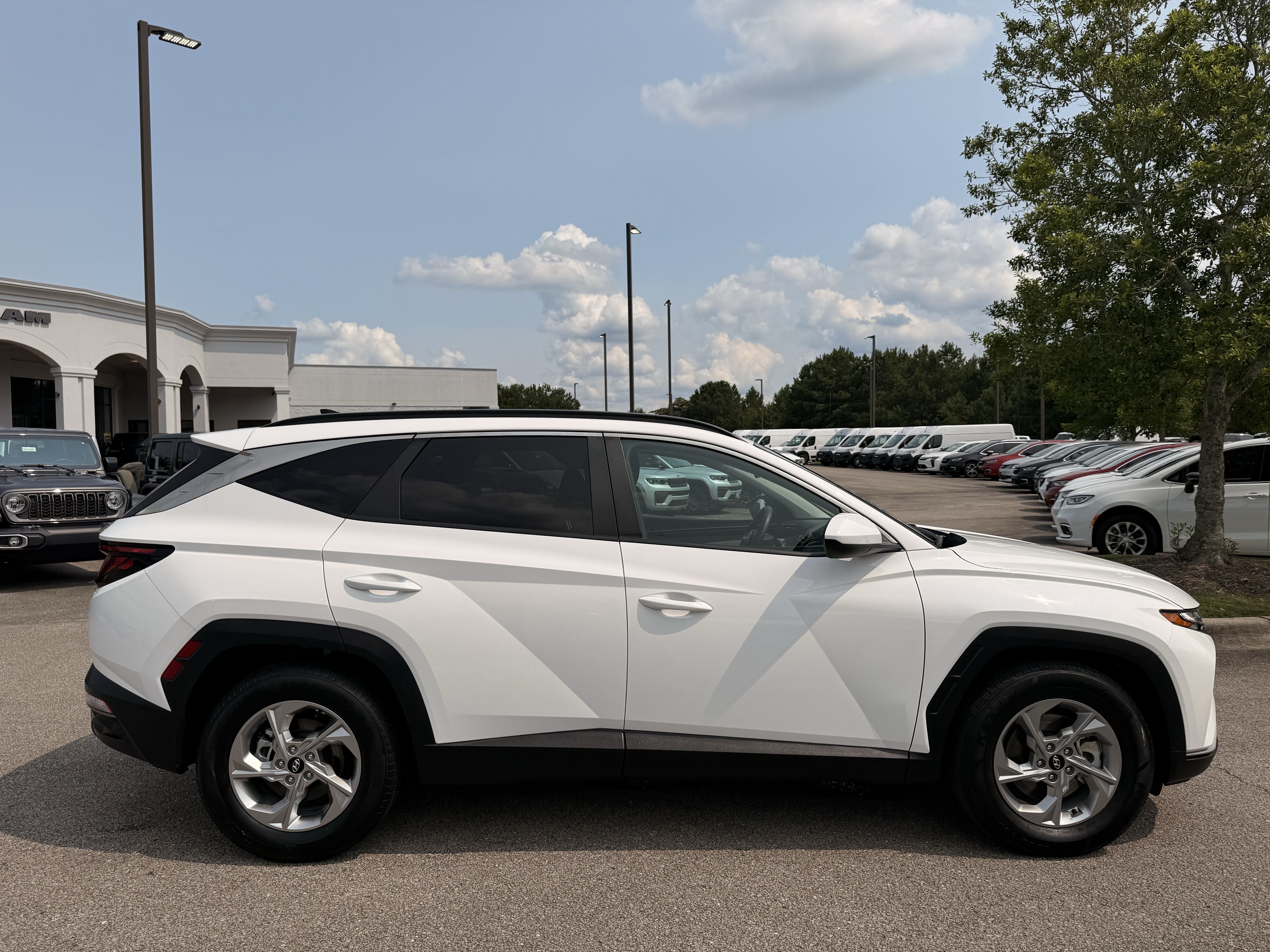 Used 2024 White Pearl Hyundai SEL image 11