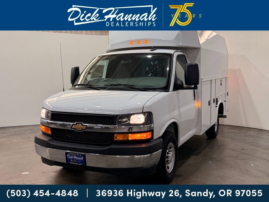 2025 Chevrolet Express 3500 139" WB's photo