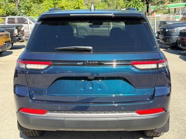 New 2027 Fathom Blue Pearl-Coat Paint Jeep Limited image 4