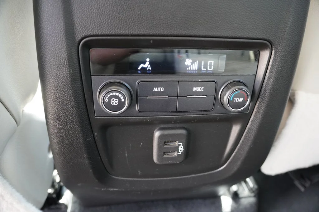 Used 2024 White Frost Tricoat Buick Essence image 19