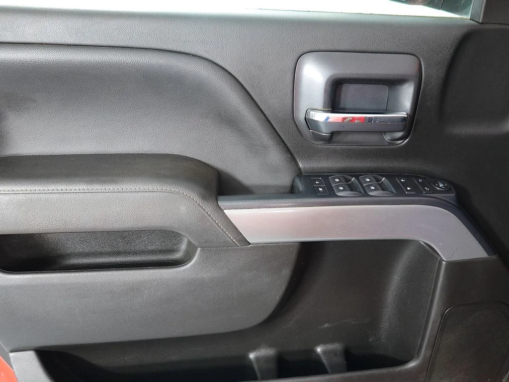 Used 2018 Red Chevrolet LT image 10