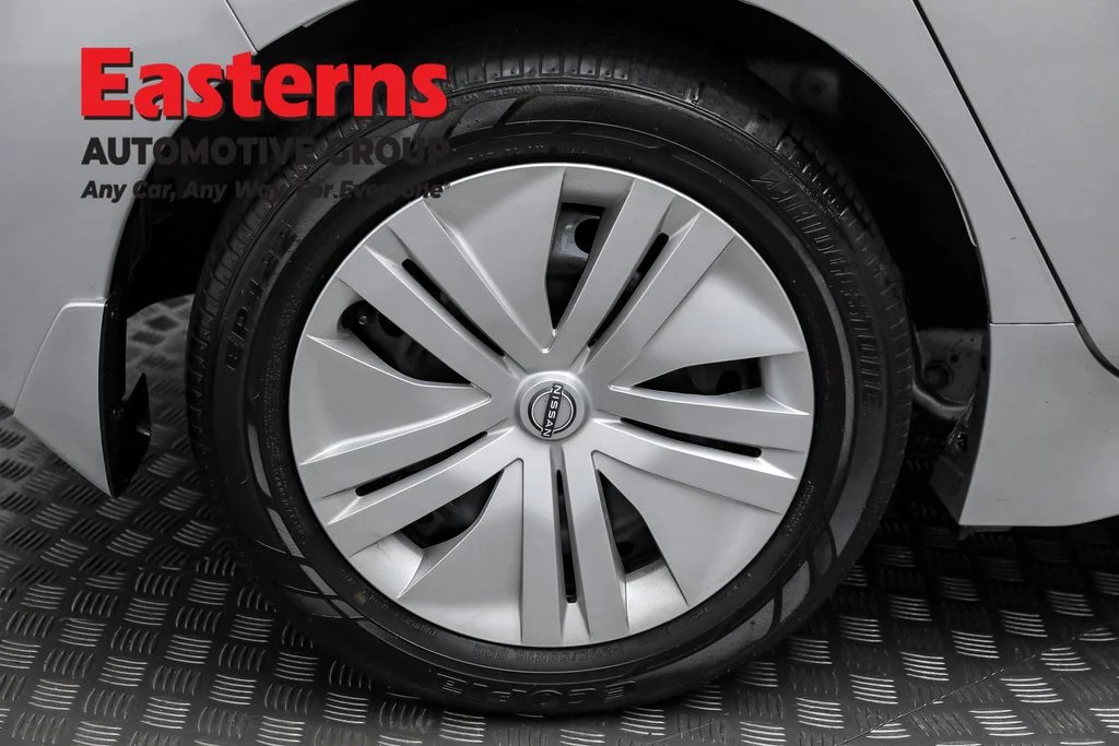 Used 2023 Silver Nissan S image 27