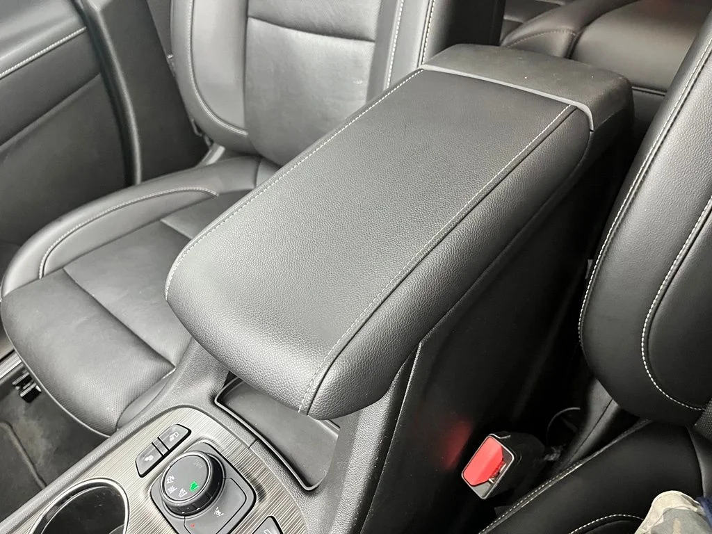 Used 2023 Silver GMC SLT image 29