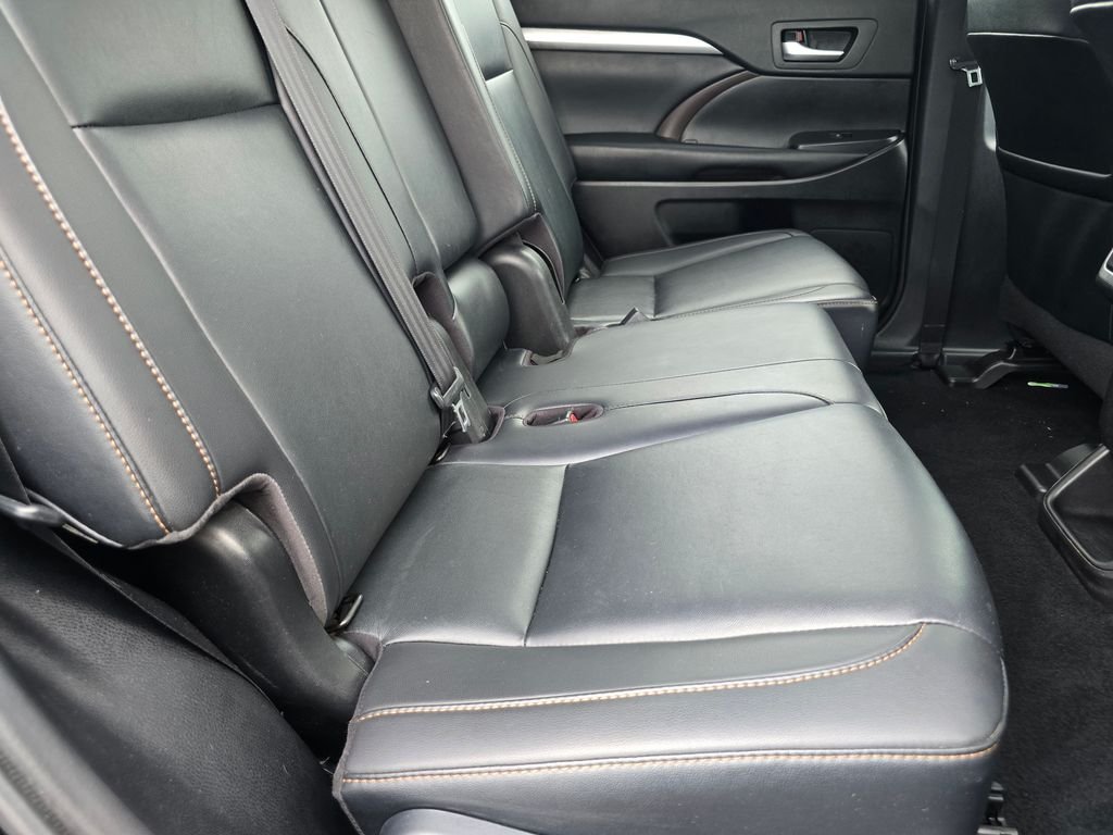 Used 2019 Black Toyota XLE image 20