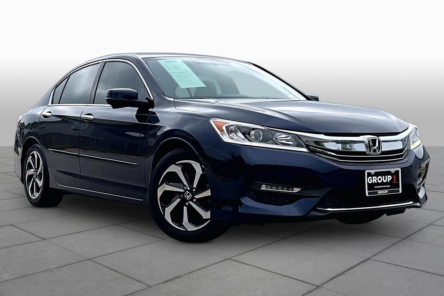 Used 2017 Obsidian Blue Pearl Honda EX-L image 3