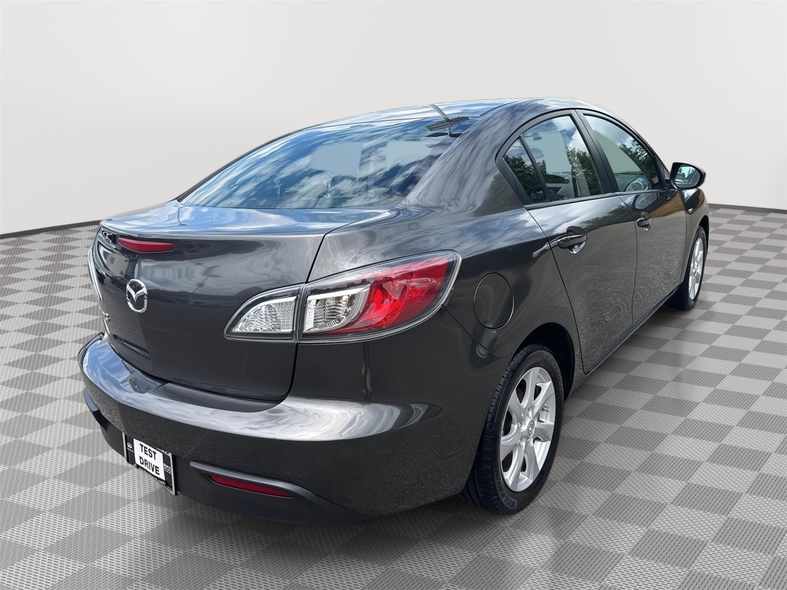 Used 2010 Graphite Mica Mazda i Touring image 6