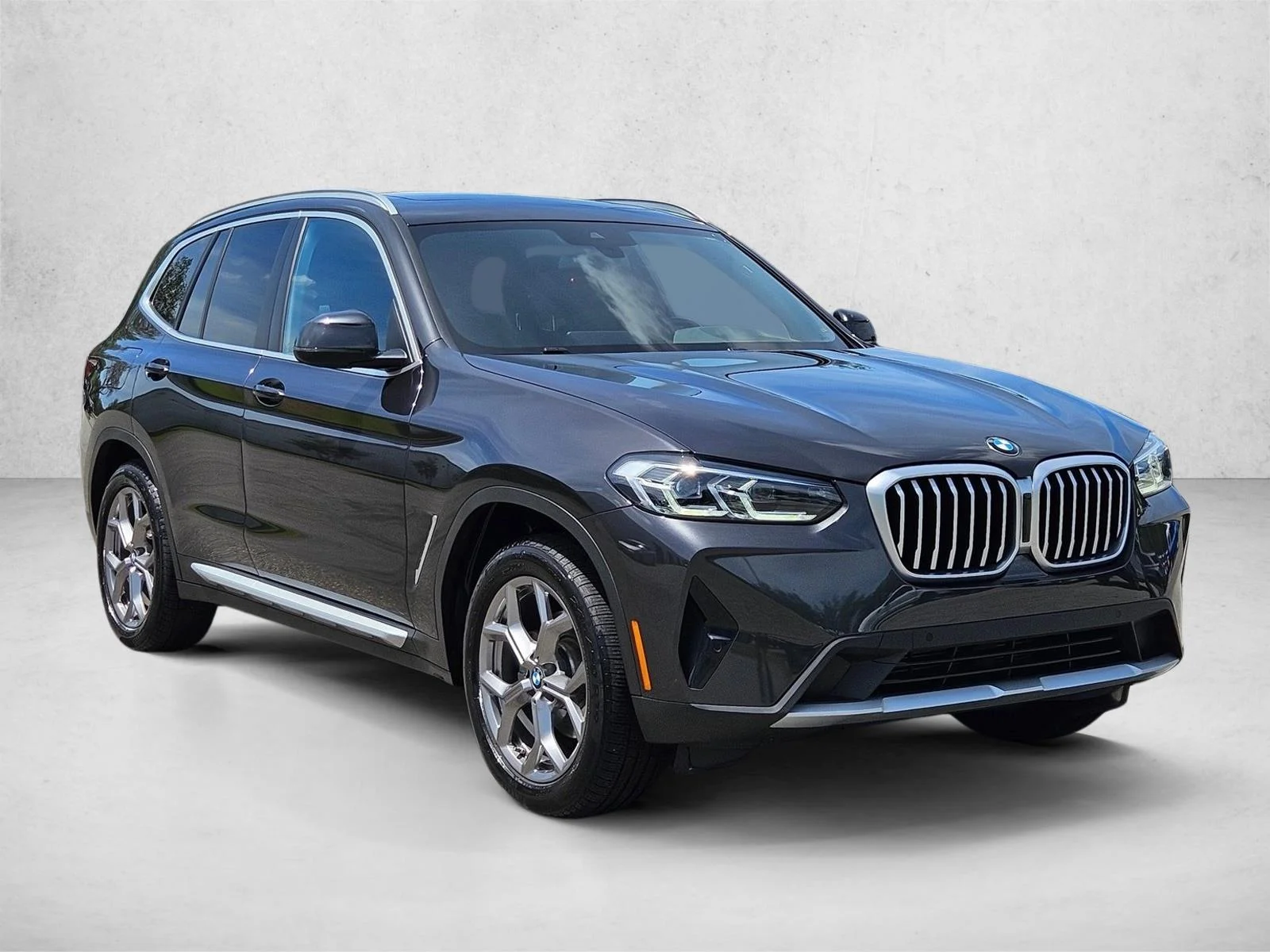 Used 2024 Dark Graphite Metallic BMW xDrive30i image 3