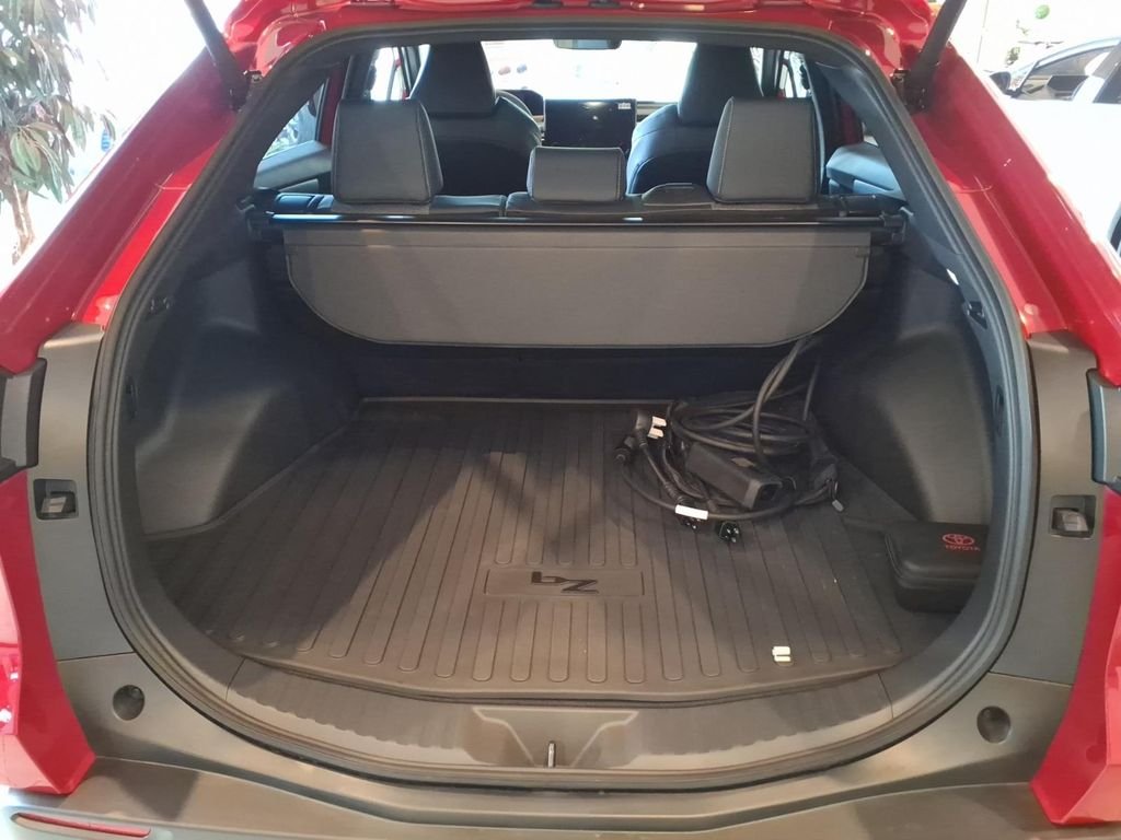 2026 Toyota bZ XLE - Photo 8